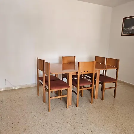Homestay Preciosa Centro Enfrente El Corte Ingles Estacion De Tren Y Metro La Mejor Zona De Casco Antiguo Malaga